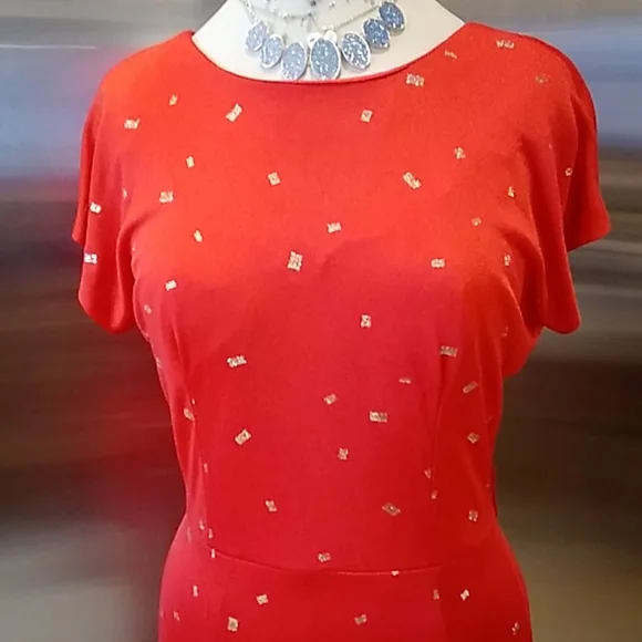 Dress - Picture 4 of 9